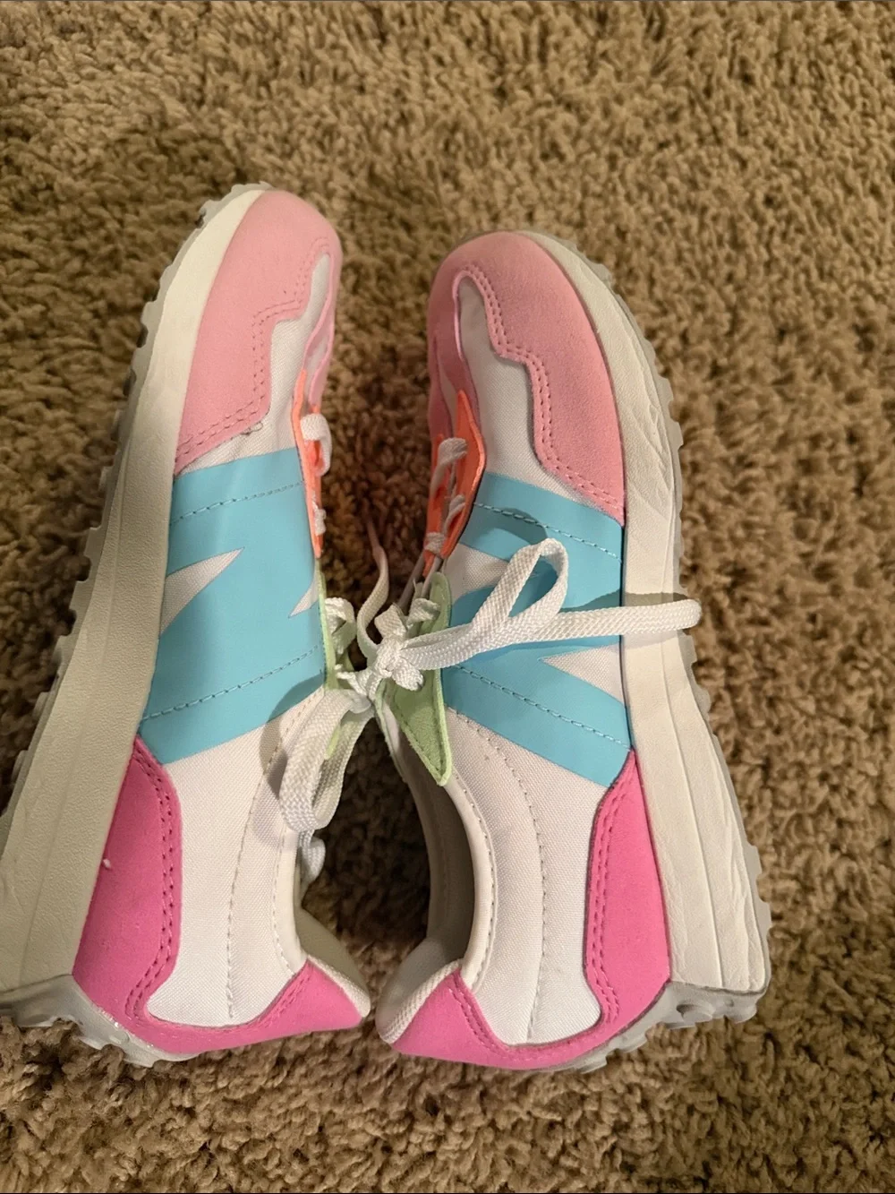 EUC Girls Sz. 3 New Balance 327 Shoes